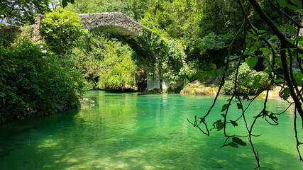 Pont des Tuves (Tuves Bridge) in the South of France - obrazy, fototapety, plakaty