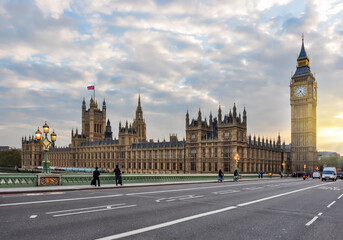 Houses of Parliament with Big Ben tower from Westminster bridge, London, UK - obrazy, fototapety, plakaty