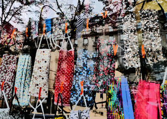 Masks for sale in the window of a tailor's shop in Paris, France.
23 november 2020