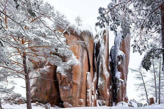 Krasnoyarsk, Pillars National Park in winter, rock feathers