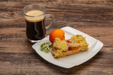 Crust pie with apricot served coffee