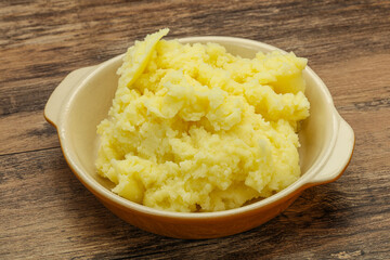 Mashed potato in the bowl