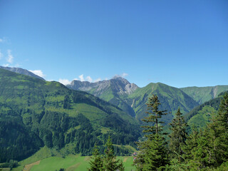 Fototapeta na wymiar Roter Stein mountain in Lechtal Alps, Austria