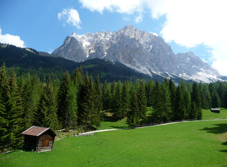 Fototapeta na wymiar Mountain hiking tour to Seebensee lake, Zugspitze, Tyrol, Austria
