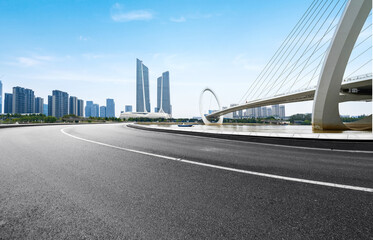 Obraz premium Expressway background and city scenery in Nanjing, China