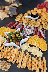 Snacks in Form eines Weihnachtsbaum