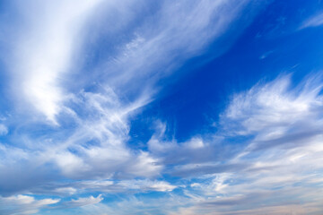 Obraz premium Clear blue sky with beautiful natural light white clouds