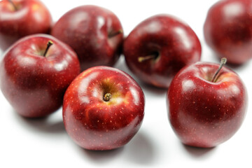 Fototapeta na wymiar delicious red apples isolated on white