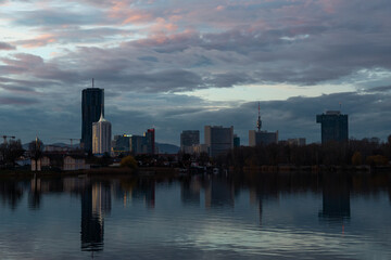 Obraz premium Wien Donaustadt 22. Bezirk, Spiegelung