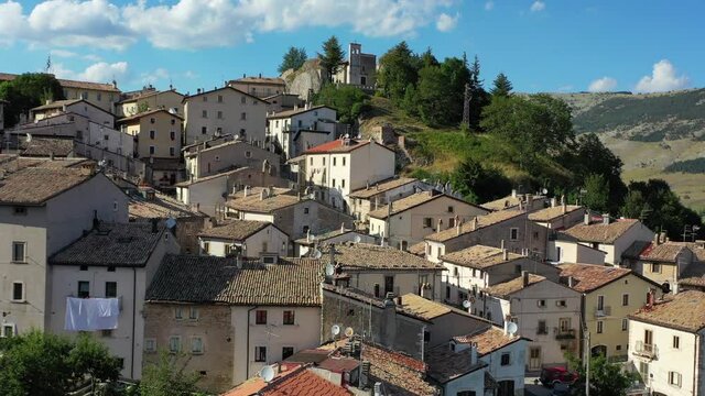 il villaggio di montagna di Pescocostanzo in Abruzzo, Italia