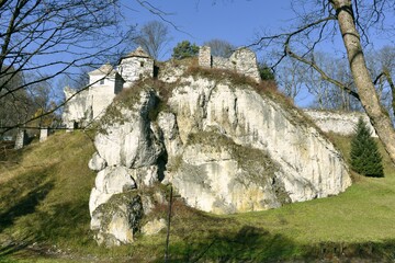 Zamek w Ojcowie – ruiny zamku na szlaku Orlich Gniazd, Ojcowski Park Narodowy © Albin Marciniak