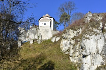 Zamek w Ojcowie – ruiny zamku na szlaku Orlich Gniazd, Ojcowski Park Narodowy © Albin Marciniak