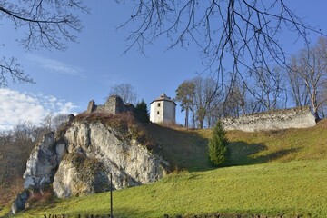 Zamek w Ojcowie – ruiny zamku na szlaku Orlich Gniazd, Ojcowski Park Narodowy © Albin Marciniak