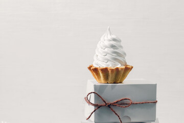 cake tart white paper box set sail champagne delivery