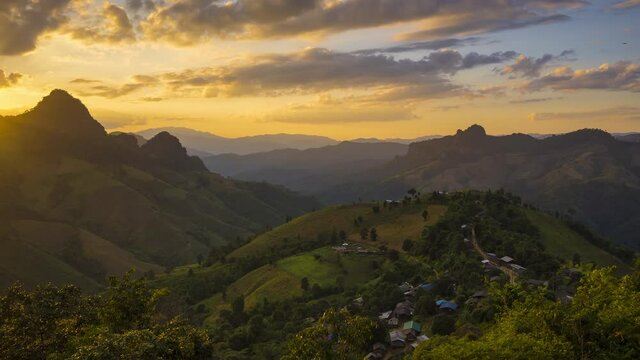 4K time-lapse of mountain range in Bang Huay hea village in Pang ma pha district in Mae Hong Son, Thailand