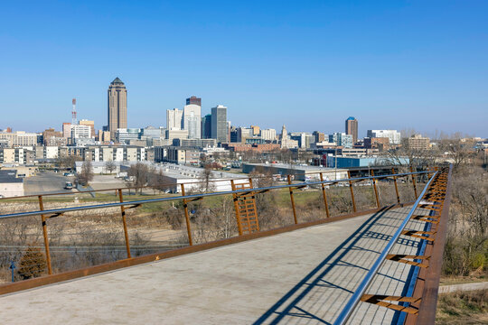 McRae Park Overlook Of The Downtown Des Moines Skyline.