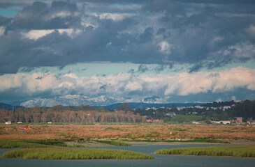 Paisaje de montañas en invierno