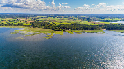 Obraz premium Beautiful aerial view of lake and shoreline