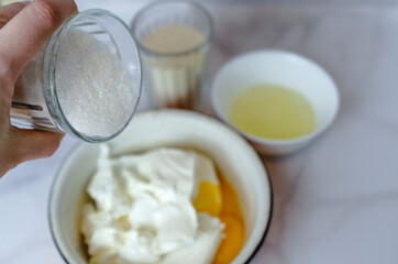 Cottage cheese casserol cooking process, mixing ingredients