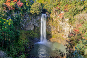 秋の五老ヶ滝　熊本県上益城郡
Autumn Gorogataki Kumamoto-ken Kamimashiki-gun