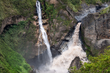 Route of the waterfalls Ecuador, Pailon del DiabloCascada de Agoyán, 