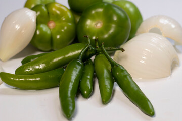 Ingredientes para una rica salsa verde