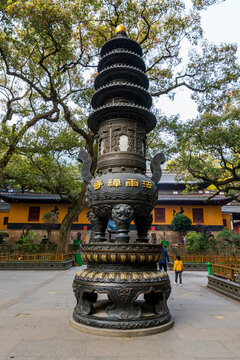A bronze incense burner in Fayu Temples in the Putuoshan, Zhoushan Islands,  a renowned site in Chinese bodhimanda of the bodhisattva Avalokitesvara (Guanyin)