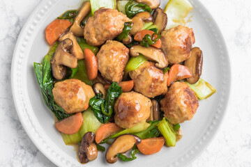 肉団子と野菜のオイスターソース炒め