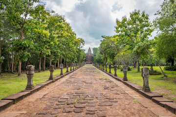 Fototapeta na wymiar Prasat Hin Phanom Rung, large, located on a high mountain in the middle of a deep forest built in the ancient Khmer period in Buriram, Thailand.