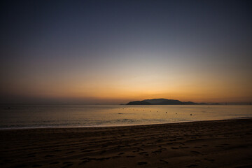 Obraz premium Sunrise on Nha Trang beach in Vietnam