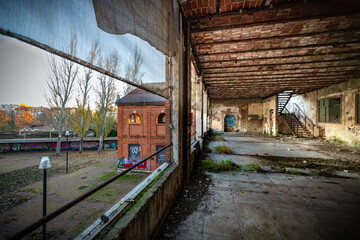 Fototapeta na wymiar fabricas industriales abandonadas en Europa