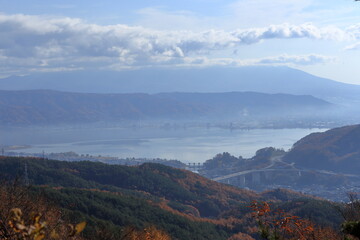 諏訪湖を一望