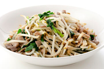 もやしと豚肉の炒め物