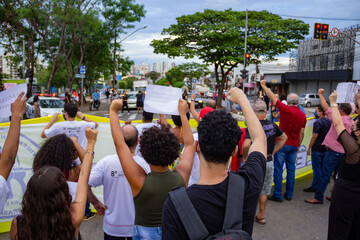 Trânsito bloqueado por manifestantes. Foto feita em manifestação na cidade de Goiânia contra o...