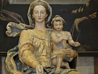 Fototapeta premium Figures of saints in the monastery of Alcobaca, Centro - Portugal 