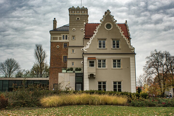 Castle, Park, cloudy sky, overcast.