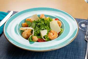salad with chicken and vegetables