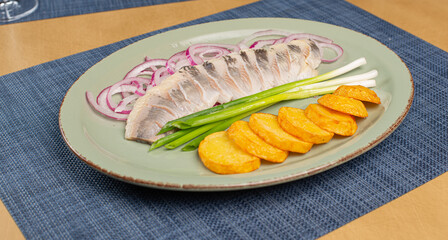 herring with cybul and potatoes