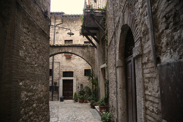 Fototapeta na wymiar Alley in the city of Narni in Umbria