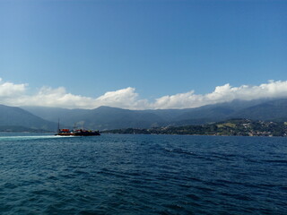 ship in the sea ilha bela SP