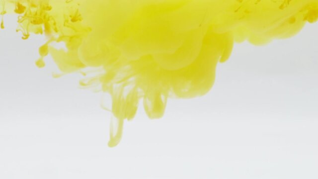 video colori dentro acqua, magia, emozioni in 4k