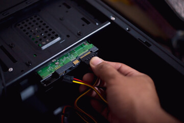 How to plug the power supply cable to hdd