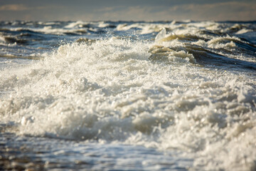 Obraz premium Beautiful and wavy sea on the shores of the Baltic.