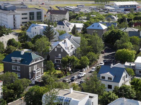 รูปภาพGrossstadt – เลือกดูภาพถ่ายสต็อก เวกเตอร์ และวิดีโอ4,353 | Adobe ...