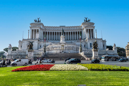 Venezia square in Rome with the VIttoriale Monument