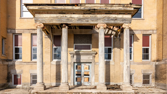 Abandoned Highschool Left To Rot.  Polo, Illinois.