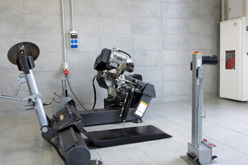 Car lifts for the maintenance of trucks and cars in a car service. Professional equipment. Computer diagnostics, jacking equipment