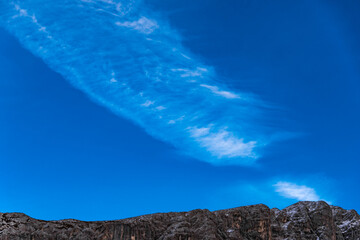 Fototapeta na wymiar Föhnwolken über den Bergen