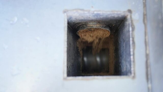 Animal feed production process. Fish food.