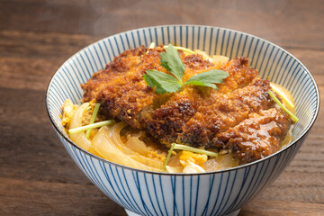 出来立てのカツ丼